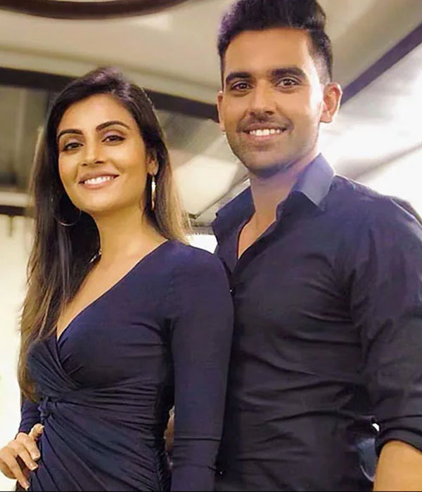 Deepak Chahar (Cricketer) With his Sister Picture