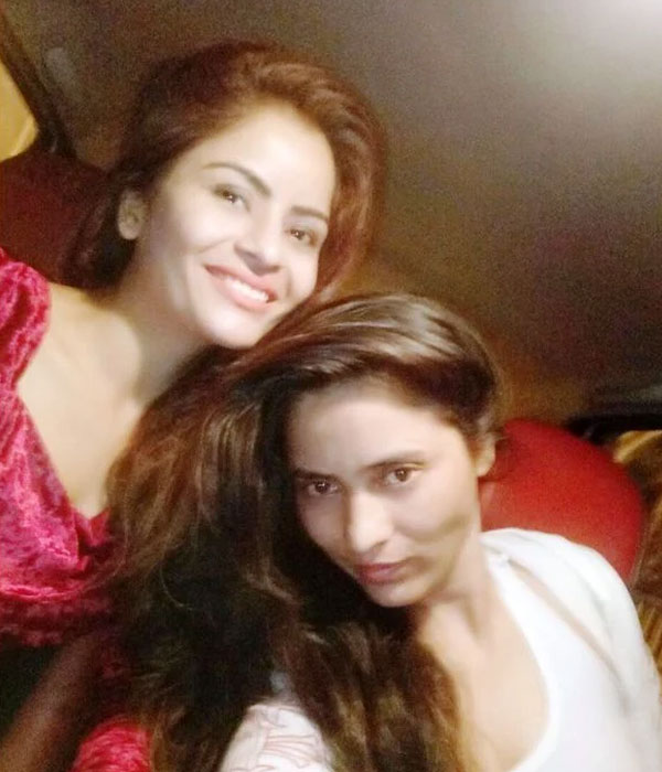 Gehana Vasisth With her Sister Picture