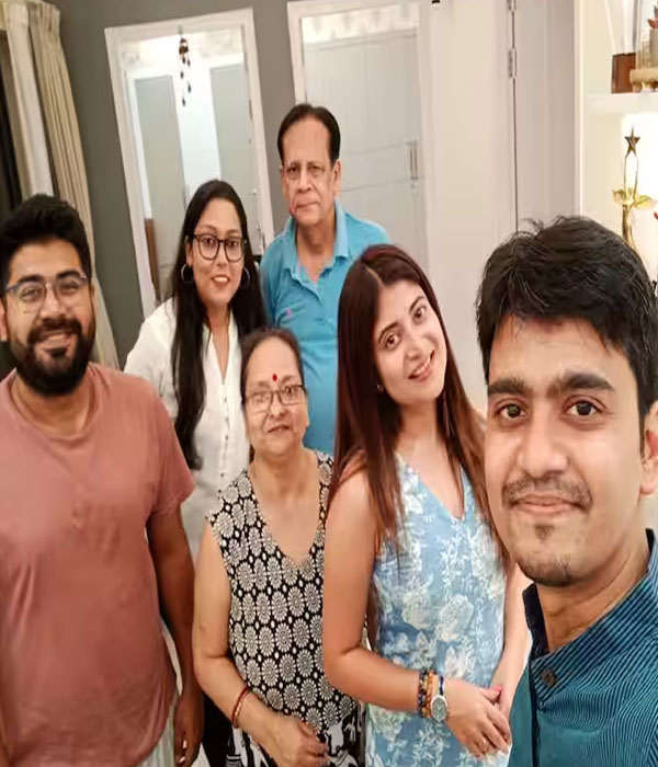Sandipta Sen With her Family Picture