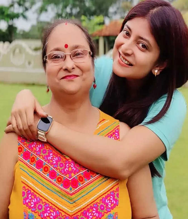 Sandipta Sen With her Mother Picture