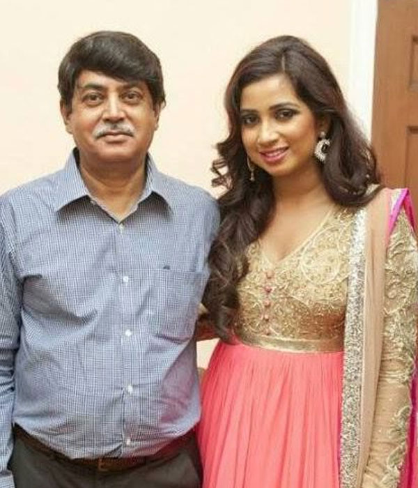 Shreya Ghoshal With her Father Picture
